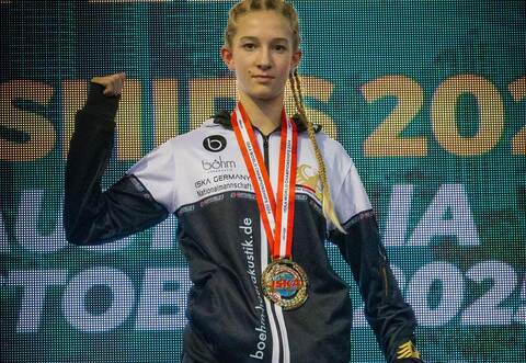 Stolze Weltmeisterin: Sophia Eder aus Bad Wildbad.