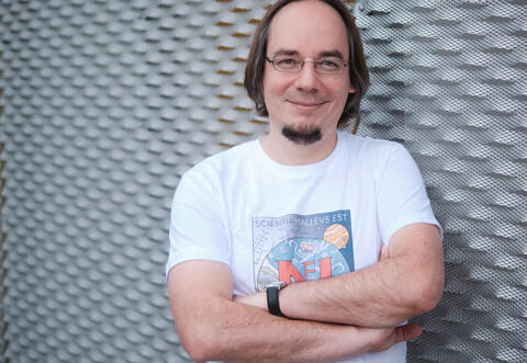 Mit viel Humor bringt Neuropsychologe Dr. Jens Foell wissenschaftliche Themen einem breiten Publikum näher.