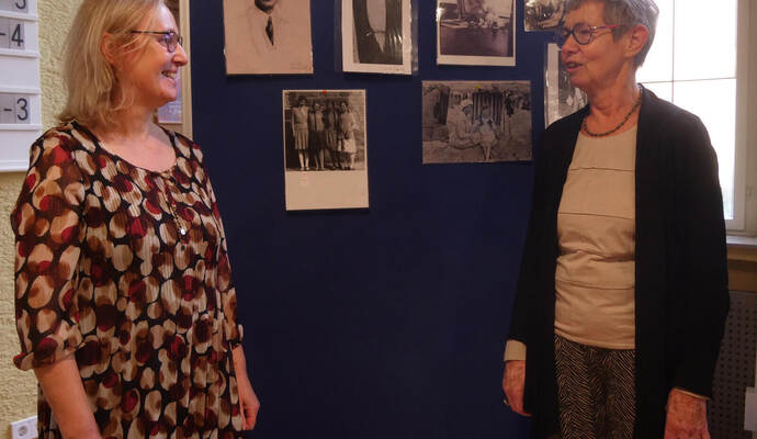 Christiane Bastian-Engelbert (rechts) und Sabine Trück finden neue Spuren von Alfred Emrich in Frankreich. Bislang war davon nic Christiane Bastian-Engelbert (rechts) und Sabine Trück finden neue Spuren von Alfred Emrich in Frankreich. Bislang war davon nichts bekannt.