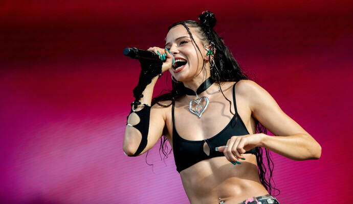 Nina Chuba kommt erneut zum Happiness Festival. Deichbrand Festival 2024