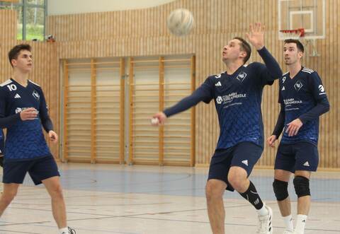 Kräfte bündeln heißt es nun für den TVW: Michael Ochner legt auf für Luca Egger (links).