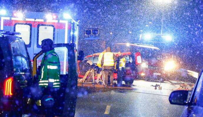Bei einem Unfall kurz vor dem Ortseingang Calmbach ist ein 64-Jähriger bei einem Unfall ums Leben gekommen.