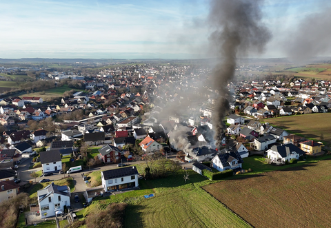 Den Rauch konnte man von weitem sehen.