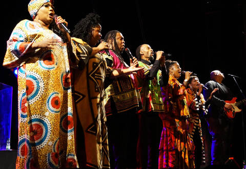 Die besten Gospelsänger aus den verschiedensten US-Bundesstaaten wie Delaware, Texas, Nevada oder Alabama verwandelten die Kulturhalle am Mittwochabend in eine Gospelkirche.