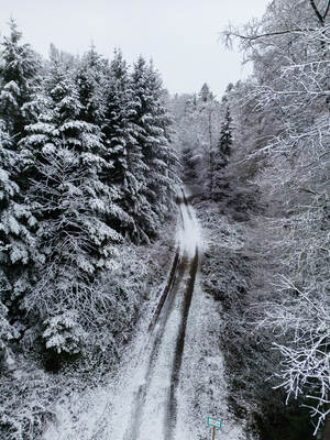 Winter Schmuckis Huchenfeld