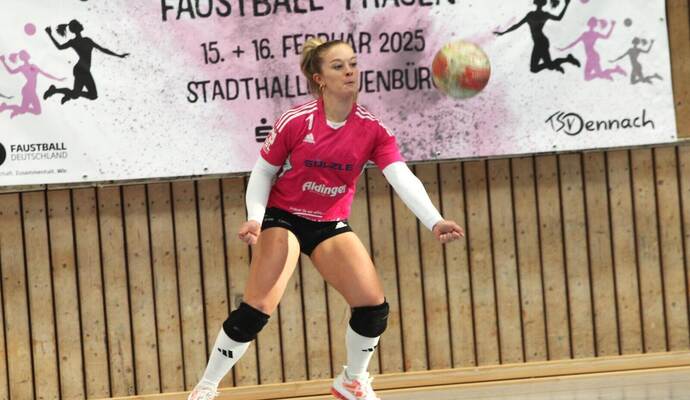 Annahme geglückt: Volle Konzentration bei Denise Zeiher.