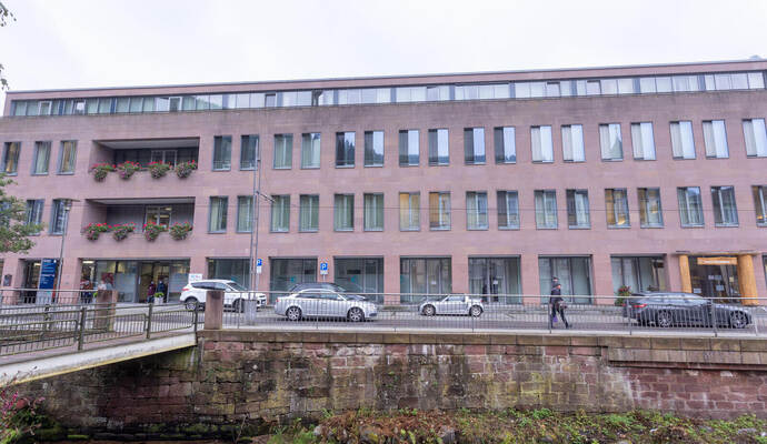 Die ehemalige Sana Klinik steht seit Sommer 2022 leer. Archivfoto: Moritz Die ehemalige Sana Klinik steht seit Sommer 2022 leer.