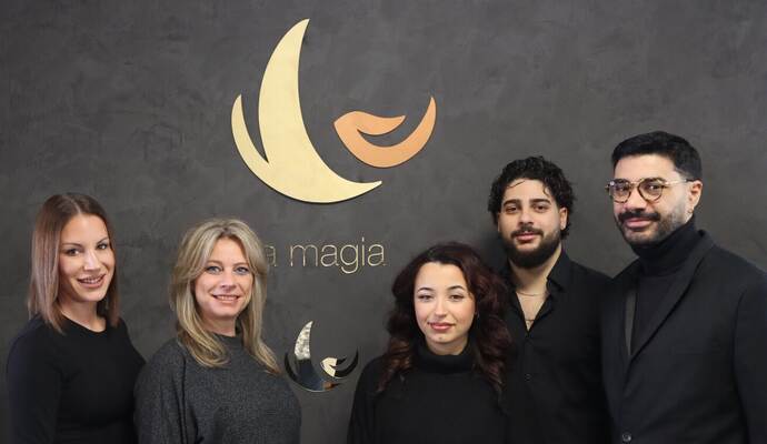 Salonchef Giuseppe Barletta (rechts) freut sich über sein engagiertes Team mit (von links) Julia Borens-Curto, Katja Heß, Aurora Salamone und Ghaith Fteimeh.