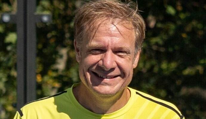 Der in Birkenfeld wohnhafte Bürgermeister von Rheinstetten, Michael Heuser, ist unerwartet verstorben. Er hinterlässt eine Frau und zwei Kinder. Der in Birkenfeld wohnhafte Bürgermeister von Rheinstetten, Michael Heuser, ist unerwartet verstorben. Er hinterlässt eine Frau und zwei Kinder.