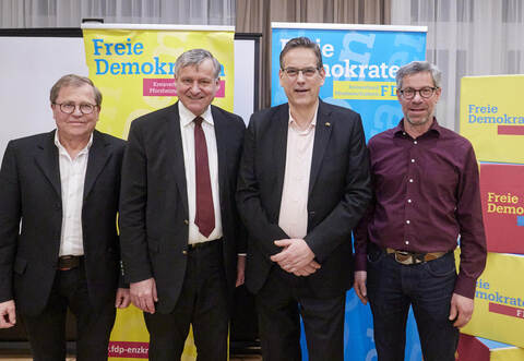 Wahlkreiskonferenz der FDP Wahlkreis Enz. (vl.) Rainer Semet (MdB), Kreisvorsitzender Hans-Ulrich Rülke (MdL), Kandidat Erik Sch