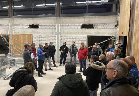 Die Hoffnung auf eine Sanierung der Mehrzweckhalle in Mühlhausen ist groß, auch wenn die Werte für den SchadstoffPolychlorierte Biphenyle (PCB) gesunken sind, liegen sie immer noch über dem Grenzwert.