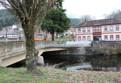Die Brücken in Höfen – hier Rathausbrücke – sind in gutem Zustand.