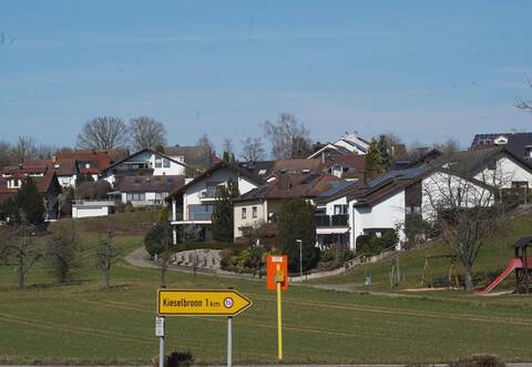 Das Gebiet „Bahnholz I“ liegt am Ortsrand von Kieselbronn. Den dort geltenden Bebauungsplan will der Gemeinderat ändern – unter anderem um Nachverdichtung zu ermöglichen.