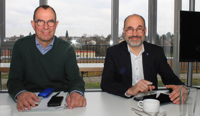 Im Mühlehof-Loch soll keine neue Halle entstehen. Das war die überwiegende Meinung des Gemeinderates Mühlacker bei seiner Klausurtagung am Samstag, deren Ergebnisse OB Frank Schneider und Bürgermeister Armin Dauner (von links) bei der Pressekonferenz nach der Tagung mitteilen.