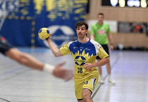 Beim TSV Heiningen ist der HC Neuenbürg über weite Strecken chancenlos. Lasse Keller erzielt als bester Werfer des HCN-Teams acht Tore.