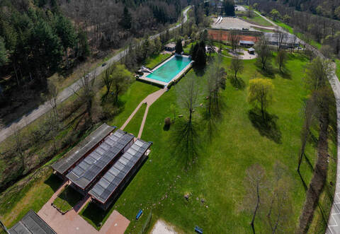 Der städtische Haushalt 2026 gibt es wohl gerade so noch her: Neuenbürgs Freibad – wie auch Schloss, Stadtbücherei und Jugendmusikschule – sollen auch im kommenden Jahr öffnen. In den Folgejahren spitzt sich die Lage aber voraussichtlich weiter zu.