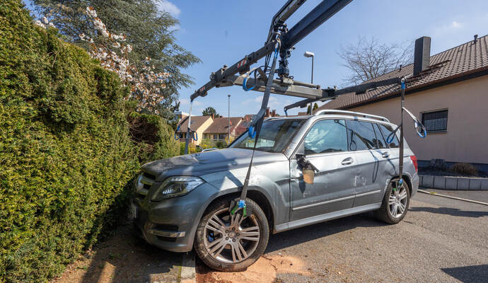 In Mühlacker hat sich am Donnerstagvormittag ein Auto überschlagen, der Fahrer wurde aber glücklicherweise nicht schwer verletzt. In Mühlacker hat sich am Donnerstagvormittag ein Auto überschlagen, der Fahrer wurde aber glücklicherweise nicht schwer verletzt.