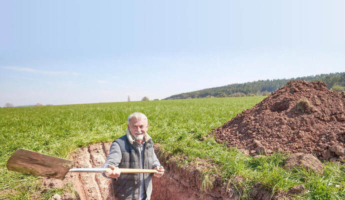 Bodenschulung auf dem Betrieb von Gerd Philipp im Rahmen des HumusKlimaNetz.
