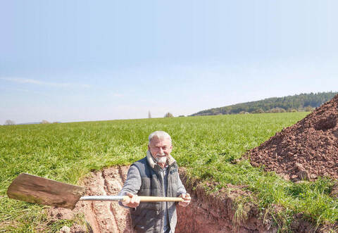 Bodenschulung auf dem Betrieb von Gerd Philipp im Rahmen des HumusKlimaNetz.
