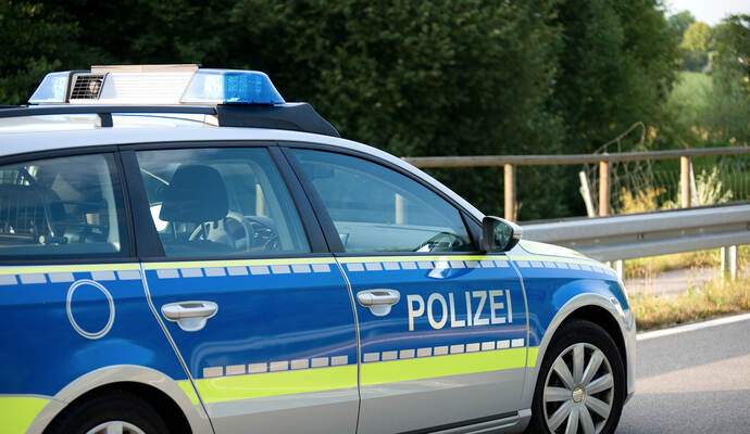47-Jähriger touchiert beim Rückwärtsfahren mit 1,6 Promille einen geparkten Wagen.