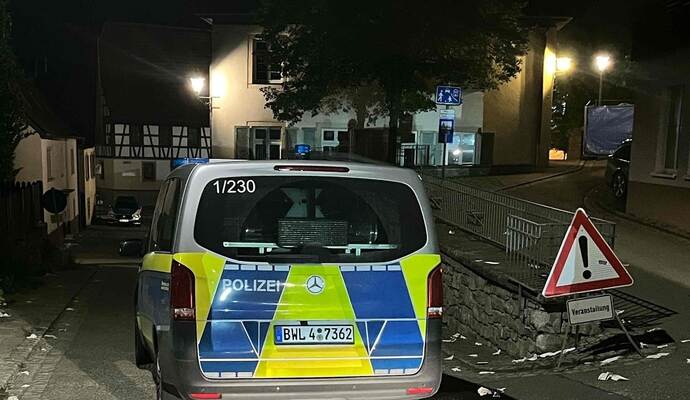 In der Nacht auf den 1. Mai musste die Polizei in Kieselbronn eine Schlägerei auflösen.