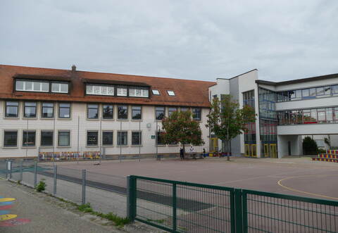 Die Grundschule in Wurmberg wird um einen weiteren Anbau erweitert.