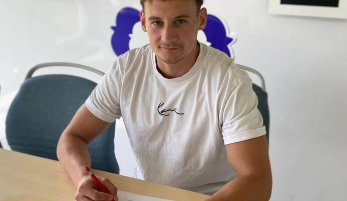 Abwehrspieler Stefan Zimmermann hat für eine weitere Saiosn beim FC Nöttingen unterschrieben. Foto: Nico Werner Abwehrspieler Stefan Zimmermann hat für eine weitere Saiosn beim FC Nöttingen unterschrieben.
