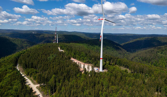 Windpark Kälbling Erstes Rad Fertig
