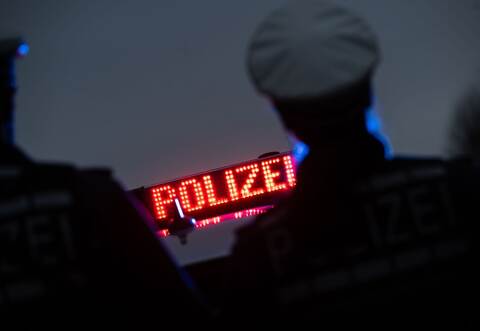 Polizei stoppt Motorradraser - Mann fuhr ohne Führerschein