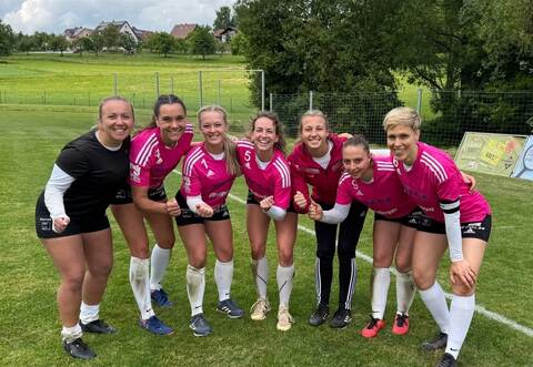 Teamstärke und Freude am Sport – auch das zeichnet die Faustballmannschaft des TSV Dennach aus.