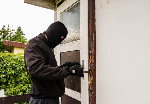 Gibt es einen Zusammenhang zwischen den Einbrüchen in die Birkenfelder Gartenlauben und den Taten im Gewann Fuchsloch?
