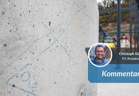 Einige Risse in den „Kämpfern“, auf die sich die Stahlbögen der Herrenwaag-Brücke stützen, lagen 2023 mit 0,3 Millimetern außerhalb der Toleranz. PZ-Redakteur Christoph Stäbler nimmt die Situation in einem Meinungsbeitrag unter die Lupe.