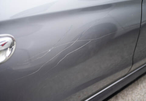 Zerkratze Autos, Brände, Graffitis - in Birkenfeld kommt es immer wieder zu Vandalismus.