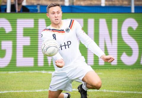 Gibt keinen Ball verloren: Oliver Kraut vom TV Waldrennach gilt als einer der weltbesten Abwehr-Spezialisten seiner Sportart.