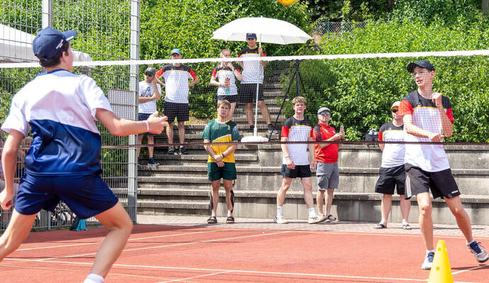 Wussten zu überzeugen: die deutschen U21-Ringtennis-Athleten um Tammo Lins (rechts) gegen den Südafrikaner Luus Conner ... Fotos Wussten zu überzeugen: die deutschen U21-Ringtennis-Athleten um Tammo Lins (rechts) gegen den Südafrikaner Luus Conner ...