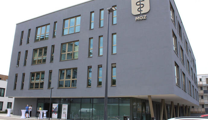 Auf 3200 Quadratmetern Fläche in vier Stockwerken präsentiert sich das neue Gesundheitszentrum.
