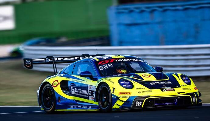 Rutronik Racing fährt weiter um die Meisterschaft mit.