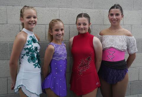 Bei der Kür tragen auch die Rollkunstläuferinnen vom KieselbronnerRad-Rollschuh-Motor-Sport Verein (RRMSV) ausgefallene Kleider.Denn auch sie fließen in die Bewertung mit ein.