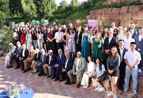 Mit einer Reihe von Ehrengästen haben die erfolgreichen Absolventen aus Hotellerie und Gastronomie ihre Lossprechung gefeiert.Recklies