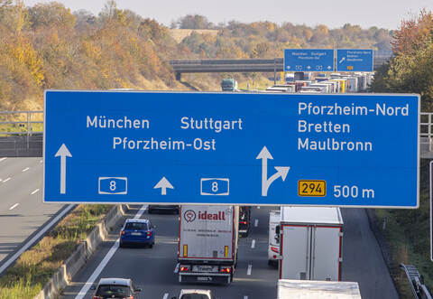 Stau Bundesautobahn A8 Pforzheim Nord