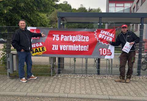 Mit einer provokanten Aktion haben Arbeitnehmervertreter auf den Personalabbau bei Mapal WWS hingewiesen.