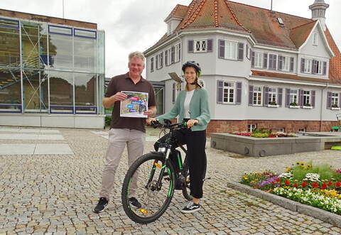 Freuen sich über den Zuspruch beim Stadtradeln: Ulrich Döbereiner und Selina Schneller.