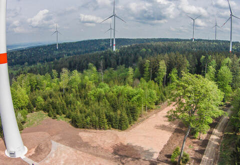 Um Windräder bauen zu können, müssen breite Wege und große Lagerflächen im Wald geschaffen werden – so wie hier in der Vergangenheit in Straubenhardt.