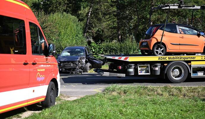 Drei Schwerverletzte bei Unfall