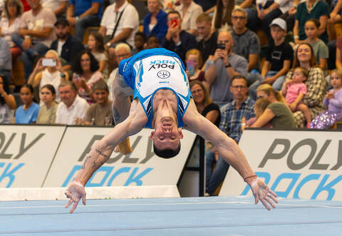 Bei ihm steht die Welt auch mal kopf: Illia Kovtun von der KTV Straubenhardt überzeugt unter anderem am Boden.