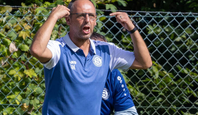 Kopf einschalten: Trainer Armin Hagenlocher steht vor einer großen Herausforderung – mit dem SV Neuhausen muss er in der Kreisliga schnell aus dem Tabellenkeller.
