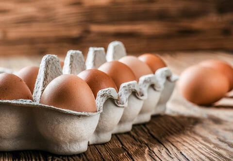 Unbekannte haben in Ottenhausen einen Eier-Automat aufgebrochen und Bargeld daraus geklaut.