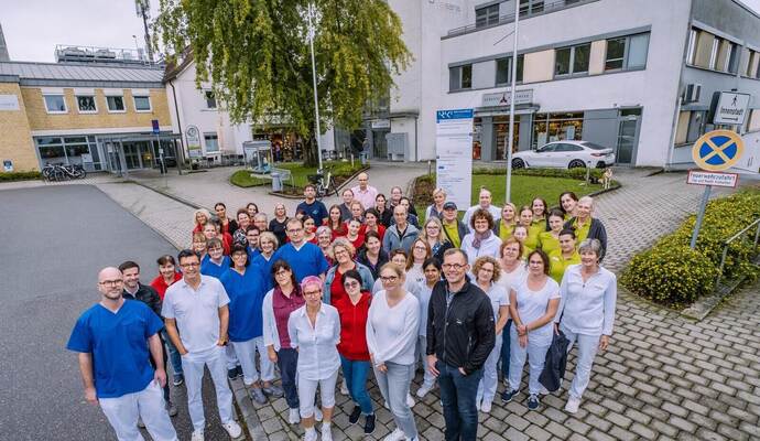 Die Mieter des Vaihinger Ärztehauses und ihre Mitarbeiter sind in Sorge um ihre Arbeitsstätte. Insgesamt sind am Standort mehr a Die Mieter des Vaihinger Ärztehauses und ihre Mitarbeiter sind in Sorge um ihre Arbeitsstätte. Insgesamt sind am Standort mehr als 125 Menschen beschäftigt. Die Regionale Kliniken Holding RKH plant den Verkauf des Areals. Die Ärzteschaft appelliert an OB Uwe Skrzypek, sich für den Erhalt der medizinischen Versorgung stark zu machen.
