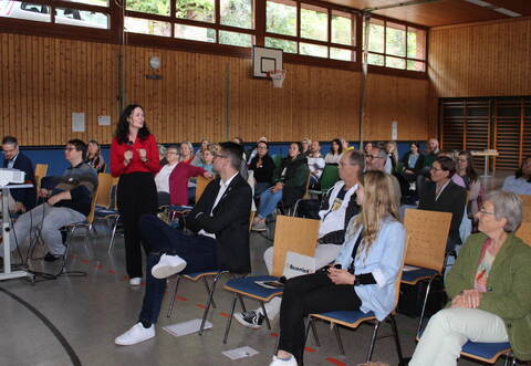Die Fachtagung zur Kinderarmut mit Referentin Irina Volf war ein voller Erfolg. 75 Teilnehmer informierten sich.