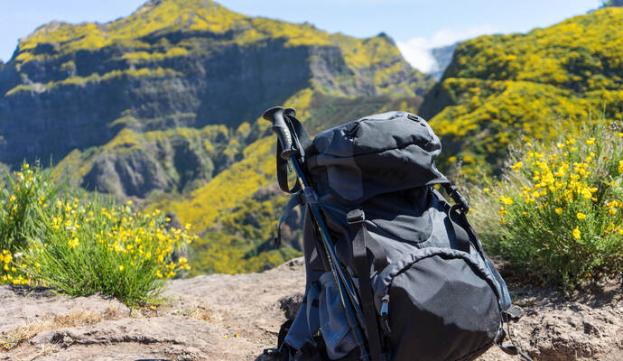 Ein herrenloser Rucksack, ein aufmerksamer Zeuge –und ein schwer verletzter Wanderer, der gerettet werden konnte. Ein herrenloser Rucksack, ein aufmerksamer Zeuge –und ein schwer verletzter Wanderer, der gerettet werden konnte.
